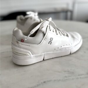 On Running Shoes women’s 8